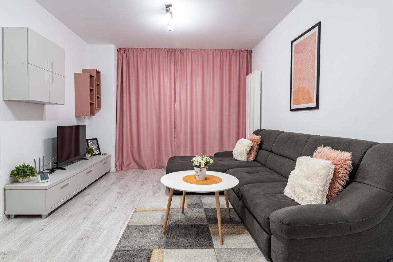One Apartment Brasov Bagian luar foto