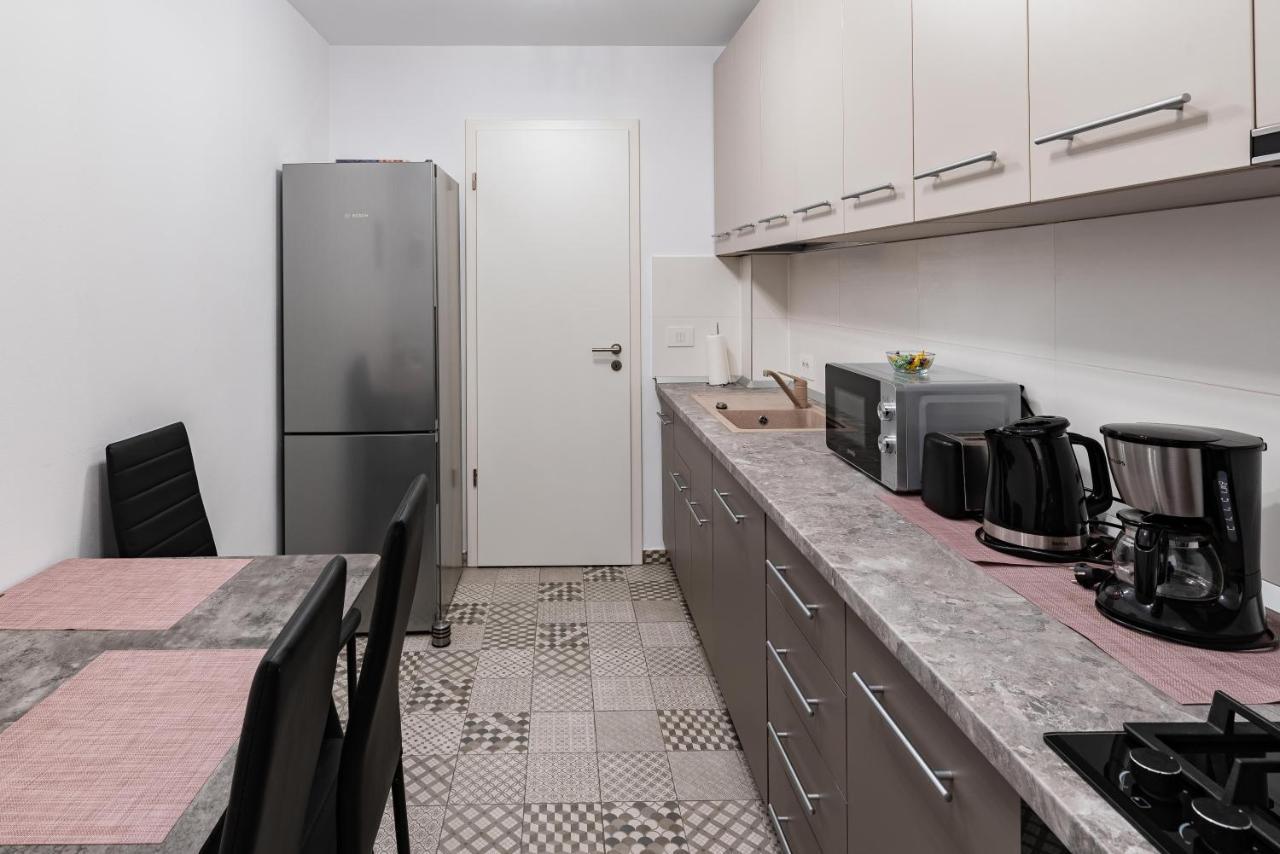 One Apartment Brasov Bagian luar foto