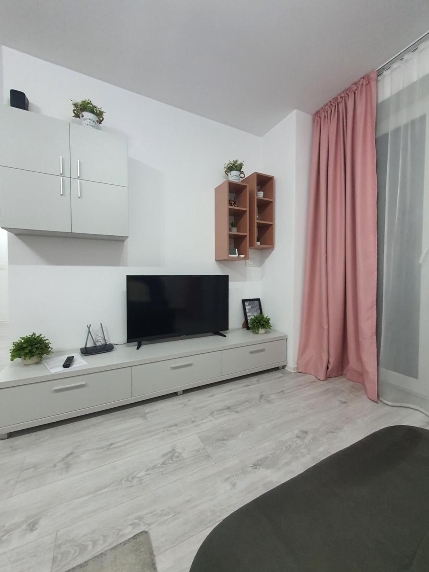 One Apartment Brasov Bagian luar foto