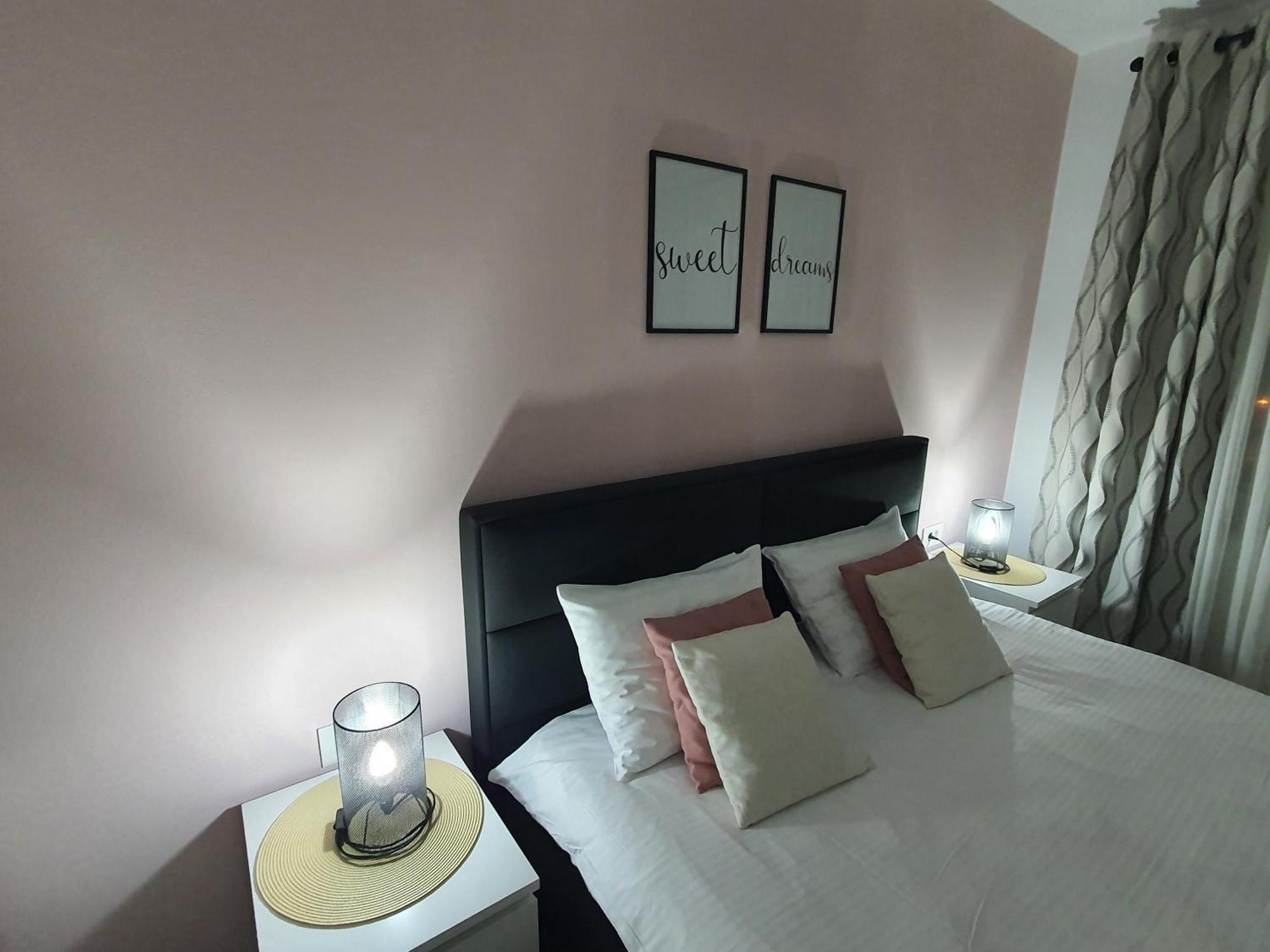 One Apartment Brasov Bagian luar foto