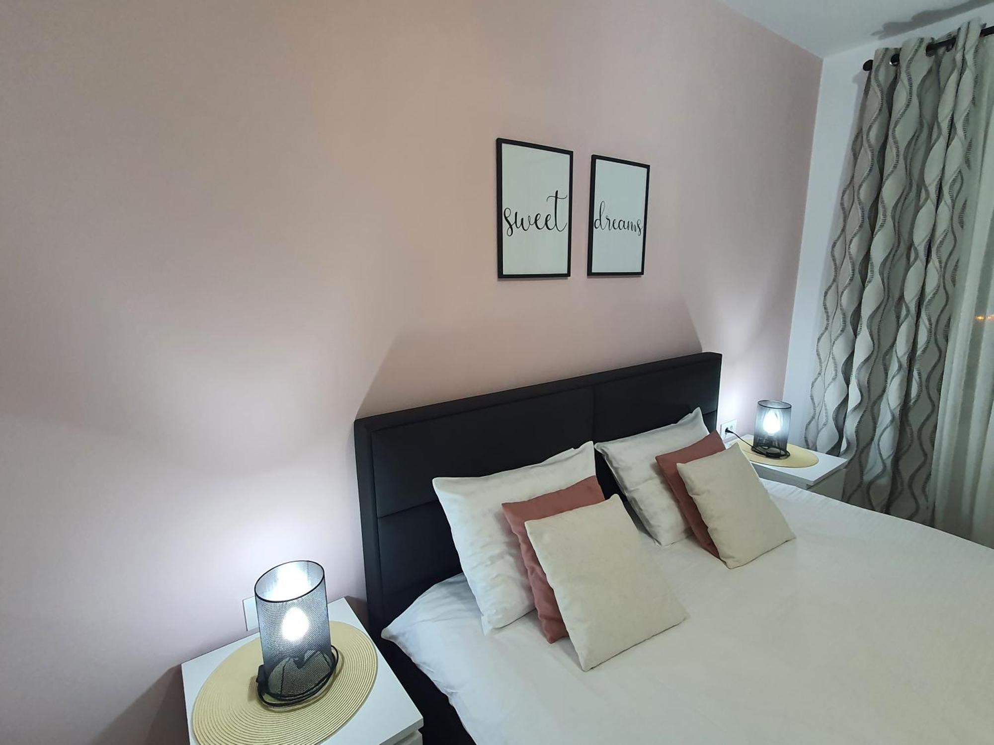 One Apartment Brasov Bagian luar foto